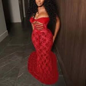 NEW Celestia Red Lace dress❤️
